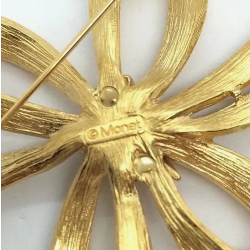 Monet gold bow brooch - Picture 2 of 13